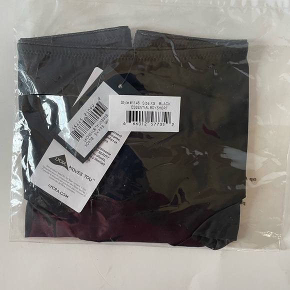 Curvy Couture Black Essential Boy Short XS - Picture 5 of 5